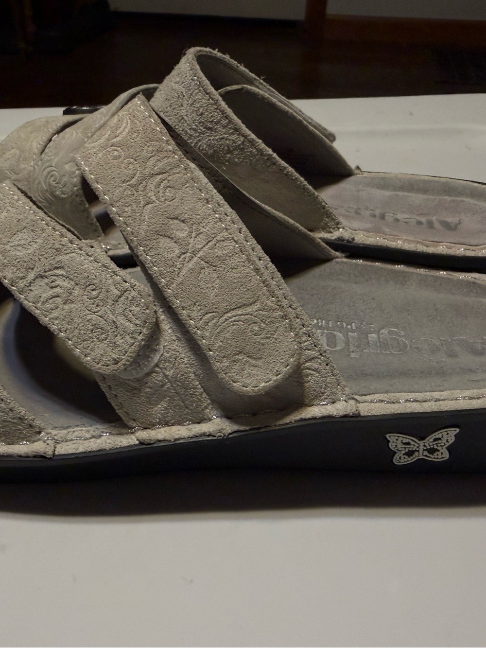 Alegeri Light Gray Triple-Strap Comfort Slide Sandals - Picture 3 of 5